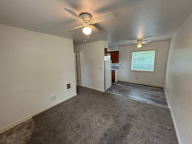 Photo - 1570 Bellevue St SE