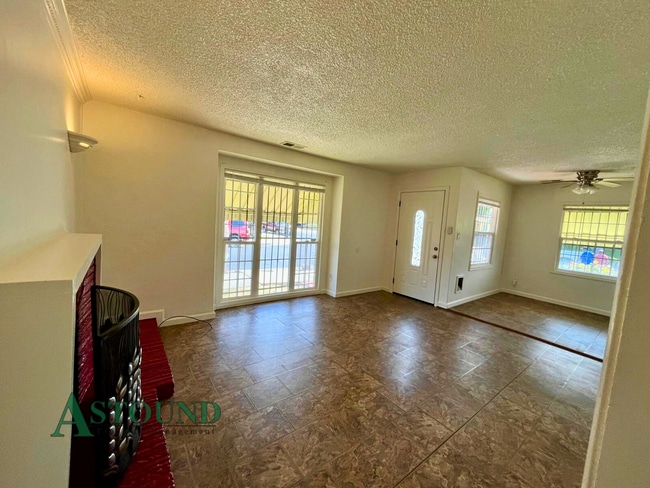 Photo - 7500 Deerwood Ave