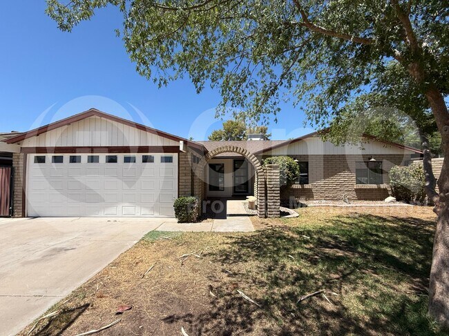 Photo - 5702 W Royal Palm Rd