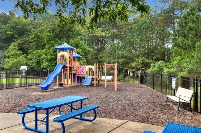 Rivermont Crossing Townhomes & Apartments