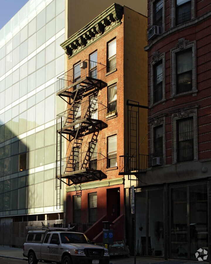 Photo - 121 Norfolk St