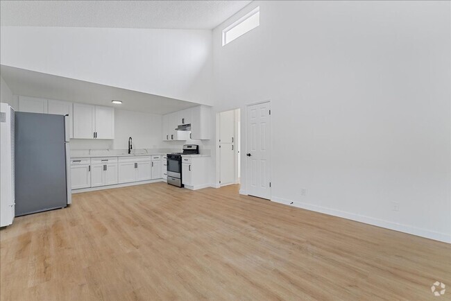 Building Photo - 663 W 2nd St Unit 04 Rental
