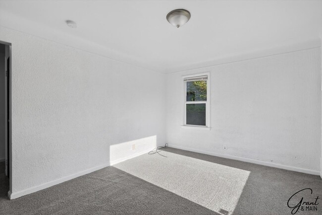Photo - $1250 3 bed Bungalow