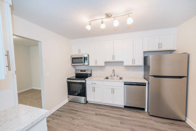 Building Photo - Kings Gate West Rental