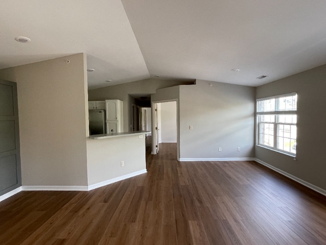 Photo - 301 Skyview Ct