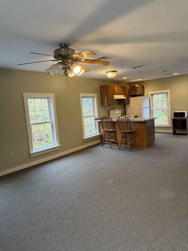 Photo - 586 Bellows Falls Rd