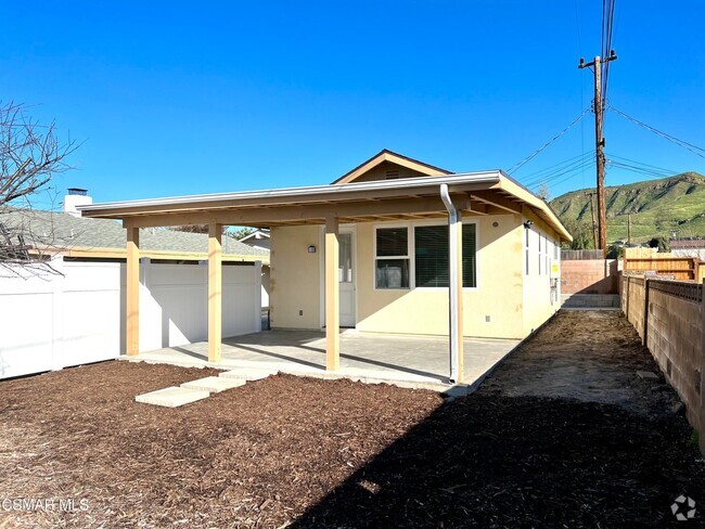 Building Photo - 662 Gerst Dr Rental