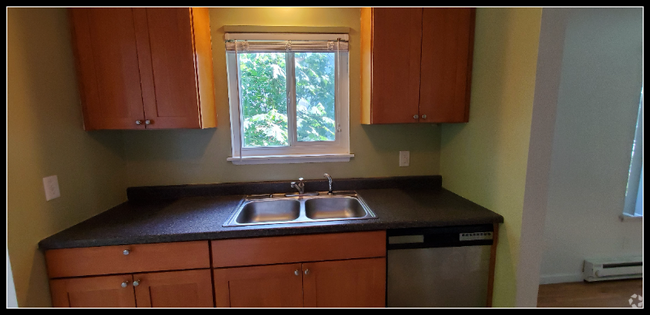 Building Photo - 2805 S Alaska St Rental