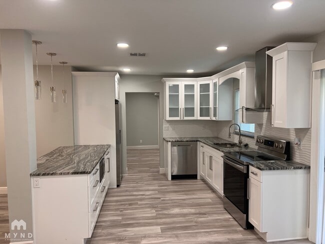 Photo - 1560 Palmetto St