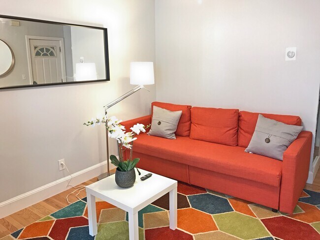 Photo - 130 W 8th St Unidad 2