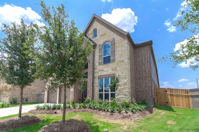 Photo - 3410 Willow Cres Ct