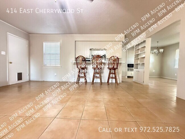 Photo - 414 E Cherry Wood Ln