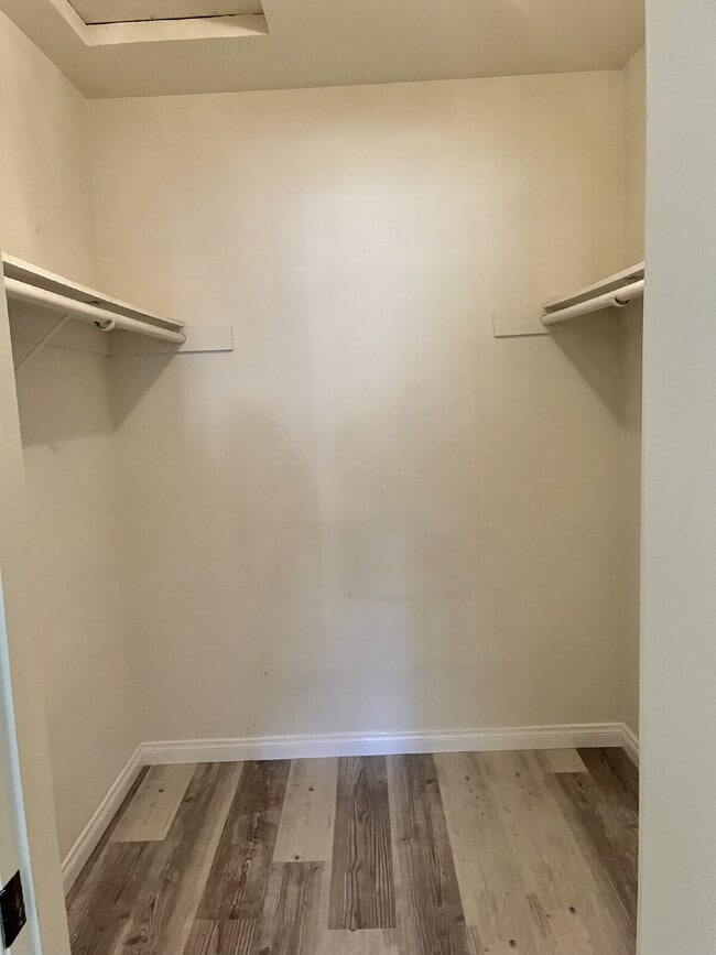 Building Photo - "Charming 3-Bed Oasis with 2 Baths in Moor... Rental