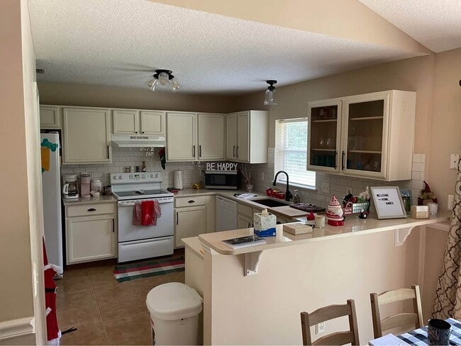 Photo - 135 Sorrel St