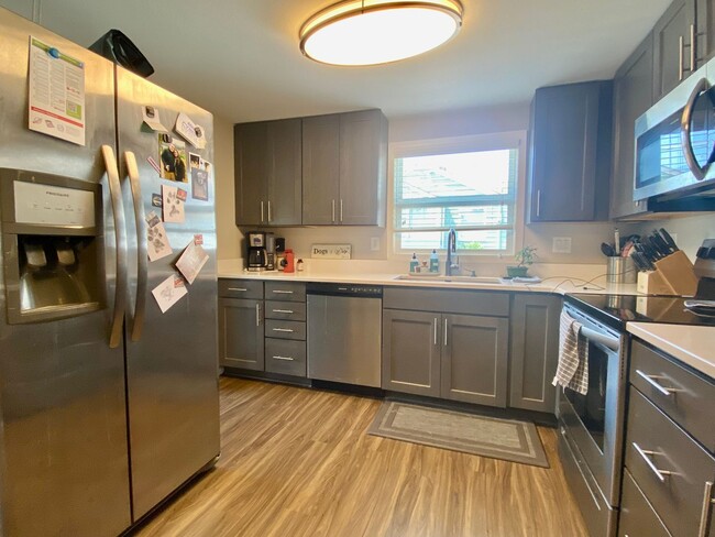 Photo - 4 bedroom Seatac rambler w/ large yard