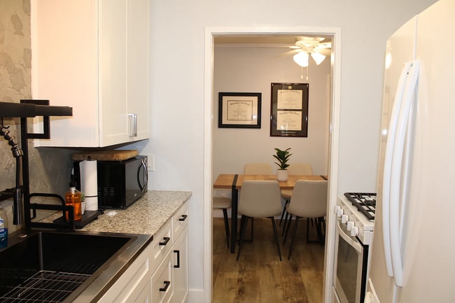 Photo - 601 Crescent St
