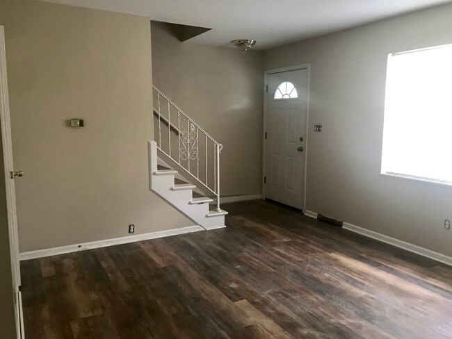 Photo - 8732 W 70th St