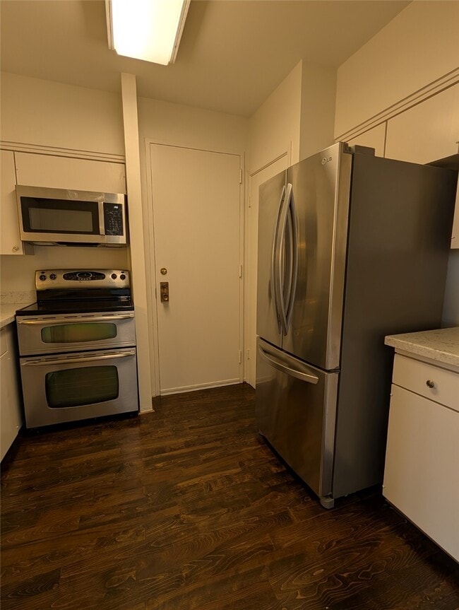 Photo - 5001 Woodway Dr Unit 1705