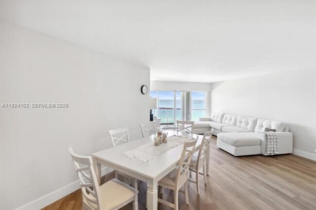 Photo - 6767 Collins Ave Unidad 6767 Collins Ave # 909
