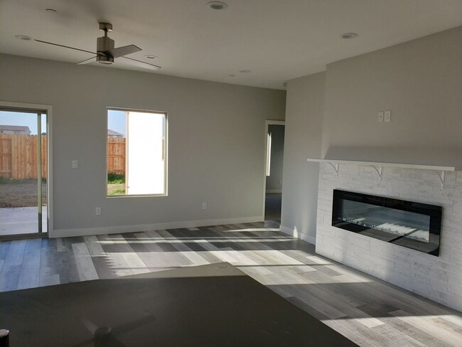 Photo - 2218 Armus St