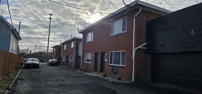 Photo - 2868 Noble Rd Unit 9