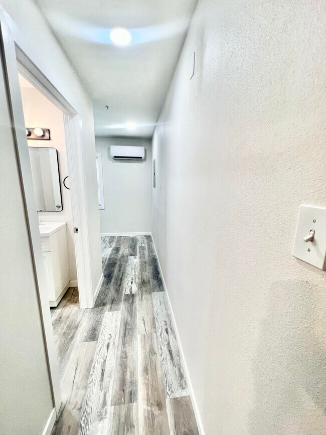 Photo - 5438 40th St