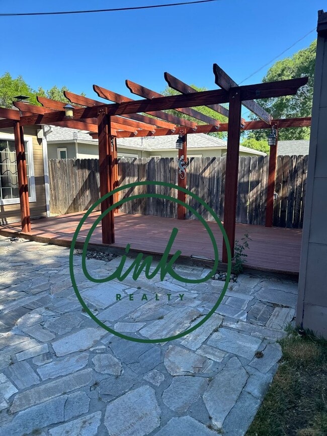 Photo - Charming Carson Home