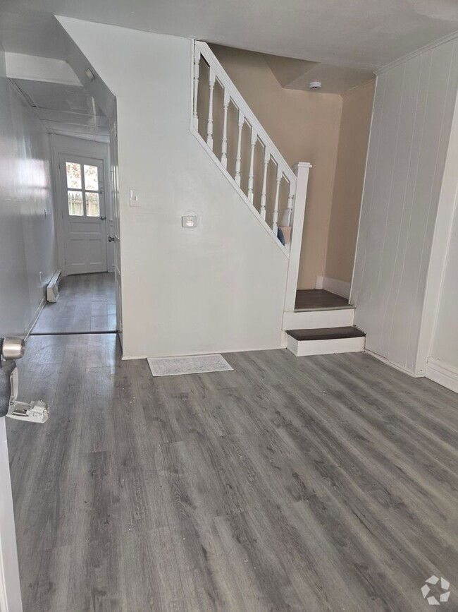 Building Photo - 230.5 N Nagle St Rental