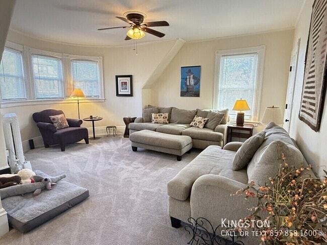 Building Photo - 163 Babcock St Unit 2R