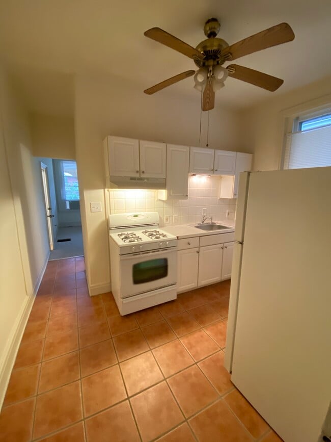 Photo - 809 N Van Buren St Unidad 1A