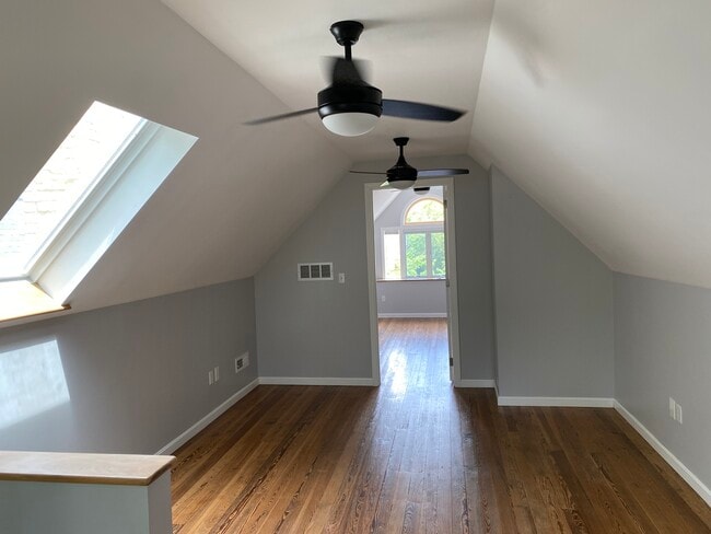 Building Photo - 4237 Chambers St Unit 2