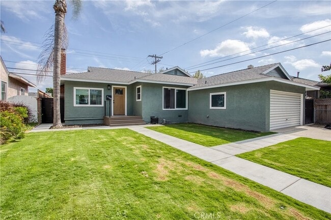 Building Photo - 3108 Ladoga Ave