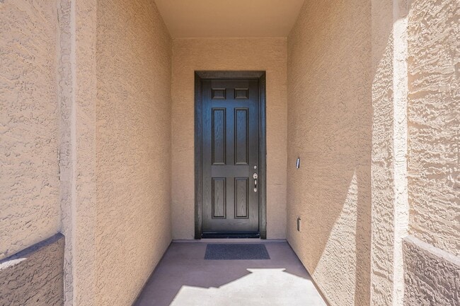 Photo - Bright & Spacious 4-Bed Home with 3-Car Garage in Gladden Farms!