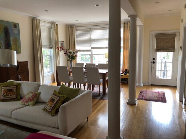 Photo - 3 Bedroom 2.5 Bath Townhouse in New Rochelle