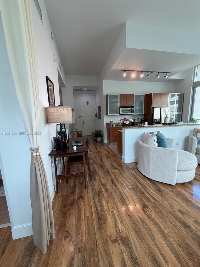9055 SW 73rd Ct Unidad 310