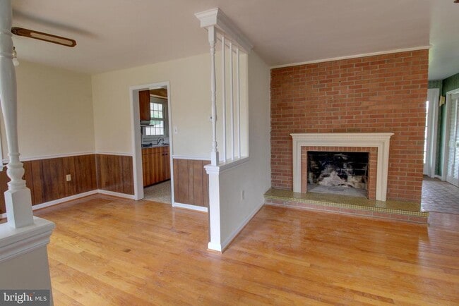 Photo - 113 Thornton Ct