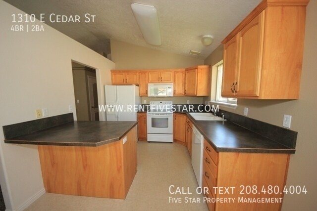 Photo - 1310 E Cedar St