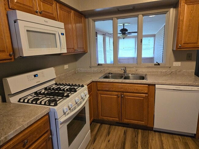 Photo - 448 Hubbard Ave