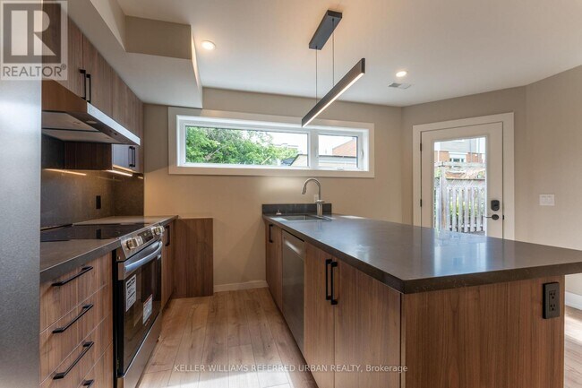 Photo - 352 Jones Ave