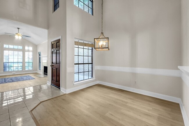 Building Photo - 16415 N Eldridge Pkwy Unit C