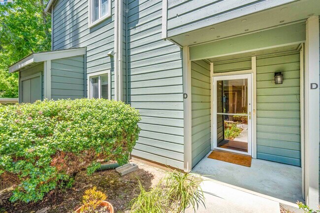 Photo - 760 Canyon Oaks Dr Unit D
