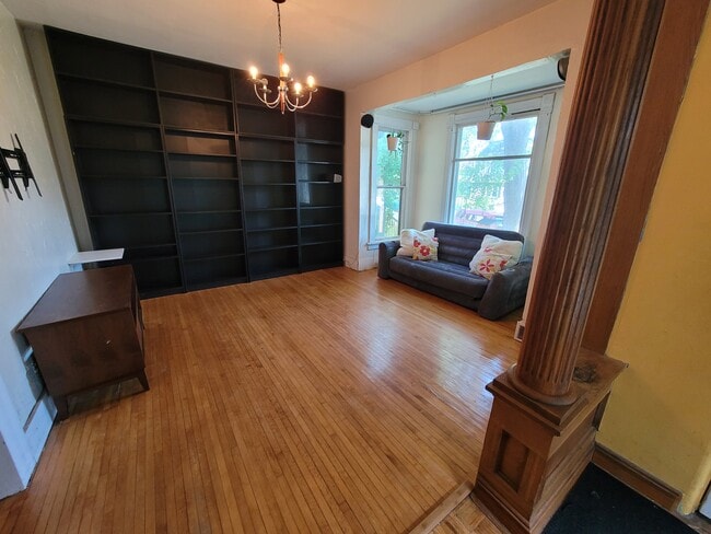 Building Photo - 1312 Jenifer St Rental