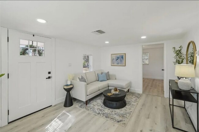 Photo - 2111 E Ellicott St