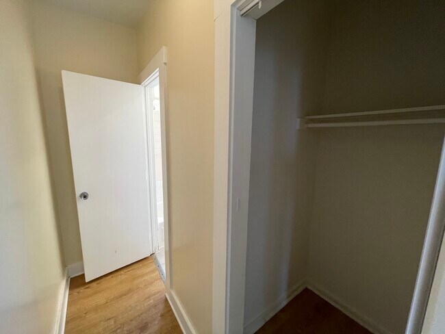 Photo - 327 Greenwich Ave Unidad 2