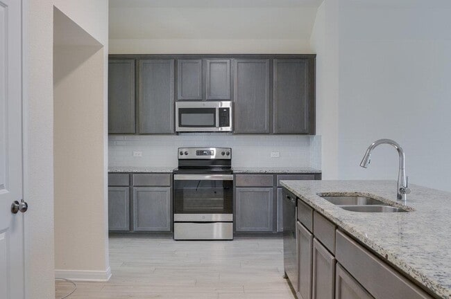 Photo - 3027 Dade Loop