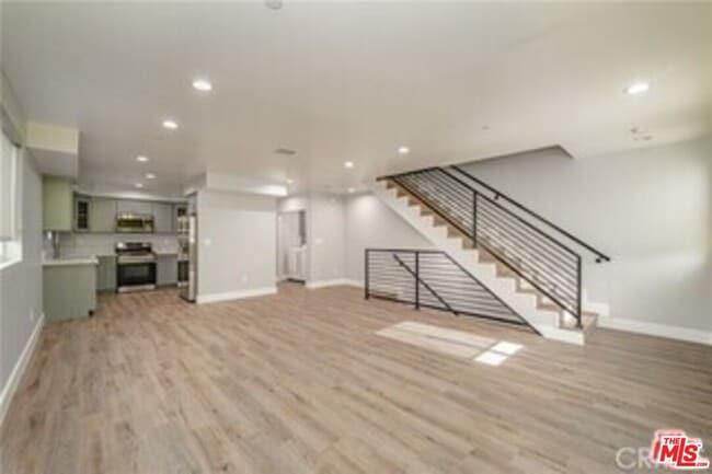 1870 W 20th St Unit 1870 1/2