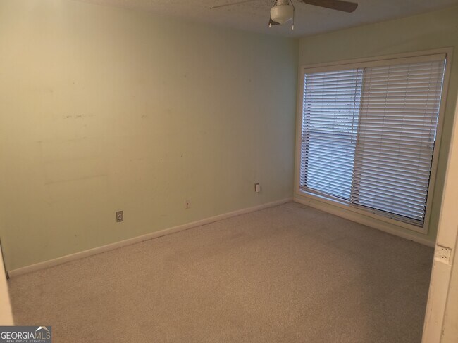 Photo - 105 Governors Dr