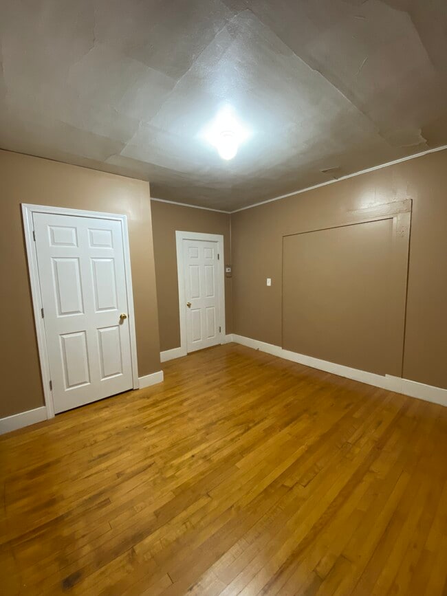Photo - 527 Champlain St Unidad SecondLevel