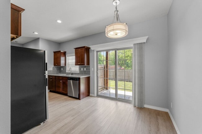 Photo - 1/2 OFF 1ST MONTHS RENT!!! NEW LUXURY 3 BE...