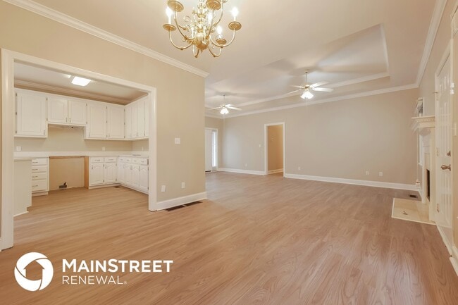 Photo - 100 Carriage Chase